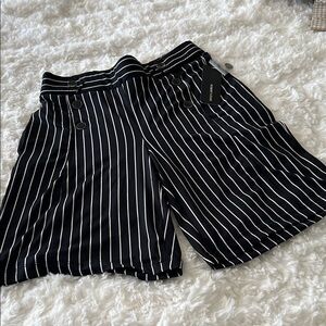 Robert Louis Black and White Striped long shorts Sz Sm